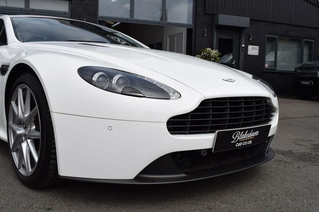 Aston Martin Vantage V12 S Sportshift Euro 5 Yellow #24