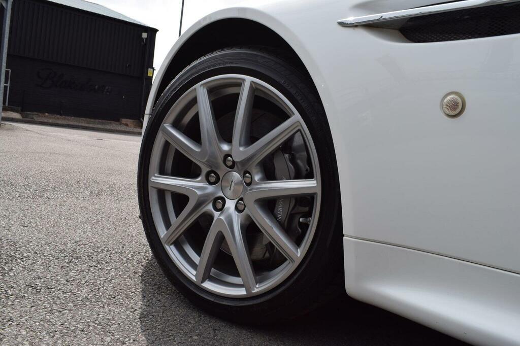 Aston Martin Vantage V12 S Sportshift Euro 5 Yellow #31