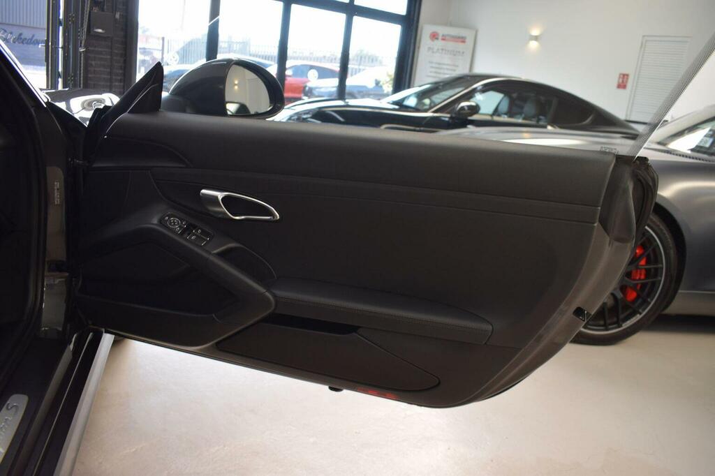 Porsche Cayman Coupe  #25