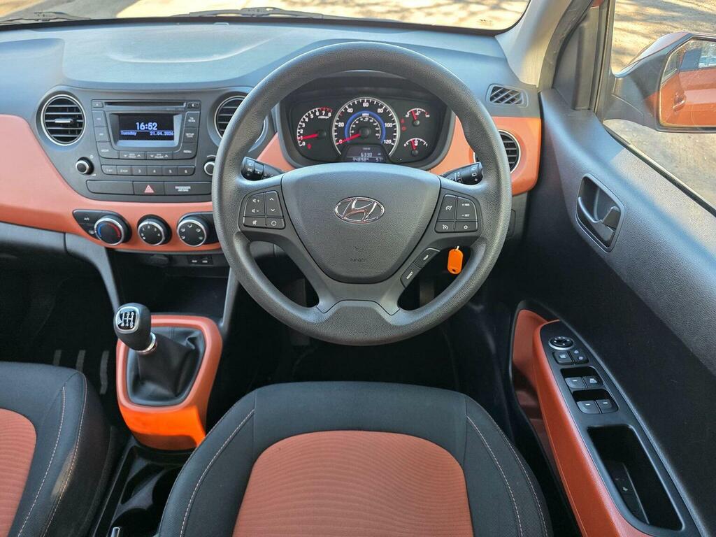 Hyundai I10 1.0 Se Euro 5 2014 VK14YKZ Orange #4