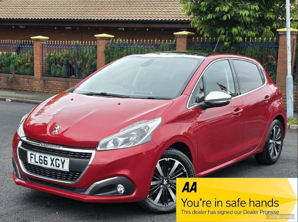Peugeot 208 1.2 Puretech Allure Premium Euro 6 Ss 2016 FL66XGY Red