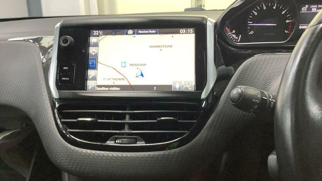 Peugeot 208 Active White #13