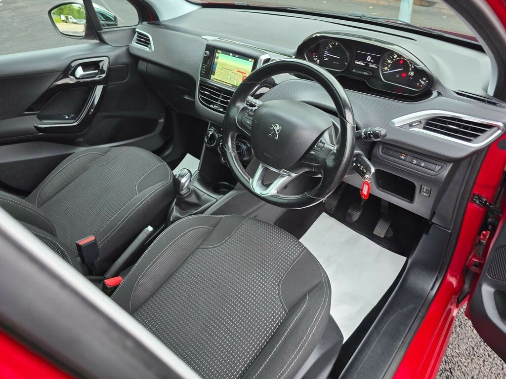 Peugeot 208 1.2 Puretech Allure Premium Euro 6 Ss 2016 FL66XGY Red #4