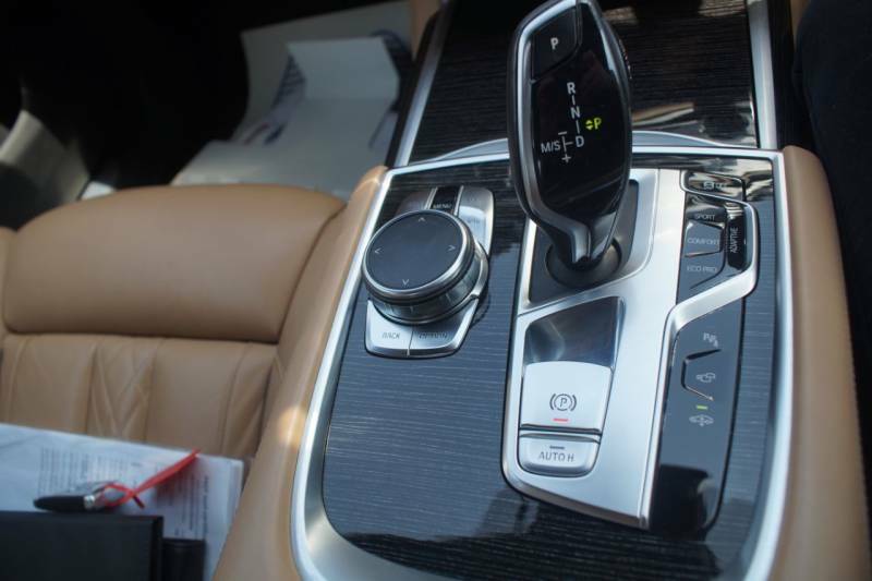 BMW 7 Series 740D Xdrive M Sport Grey #5