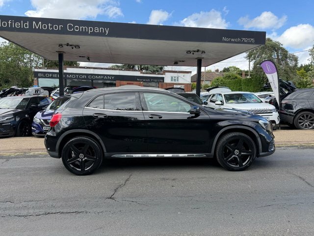 Mercedes-Benz GLA Class 1.6 Gla200 Amg Line Suv 7G-dct Euro 6 Black #3