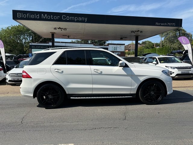 Mercedes-Benz M Class 3.0 Ml350 V6 Bluetec Amg Line Suv G-tro White #4