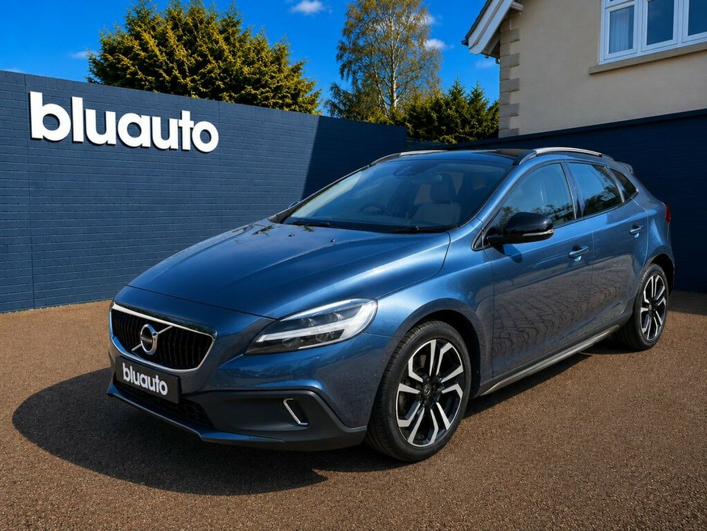 Volvo V40 Cross Country 1.5L Pro Blue