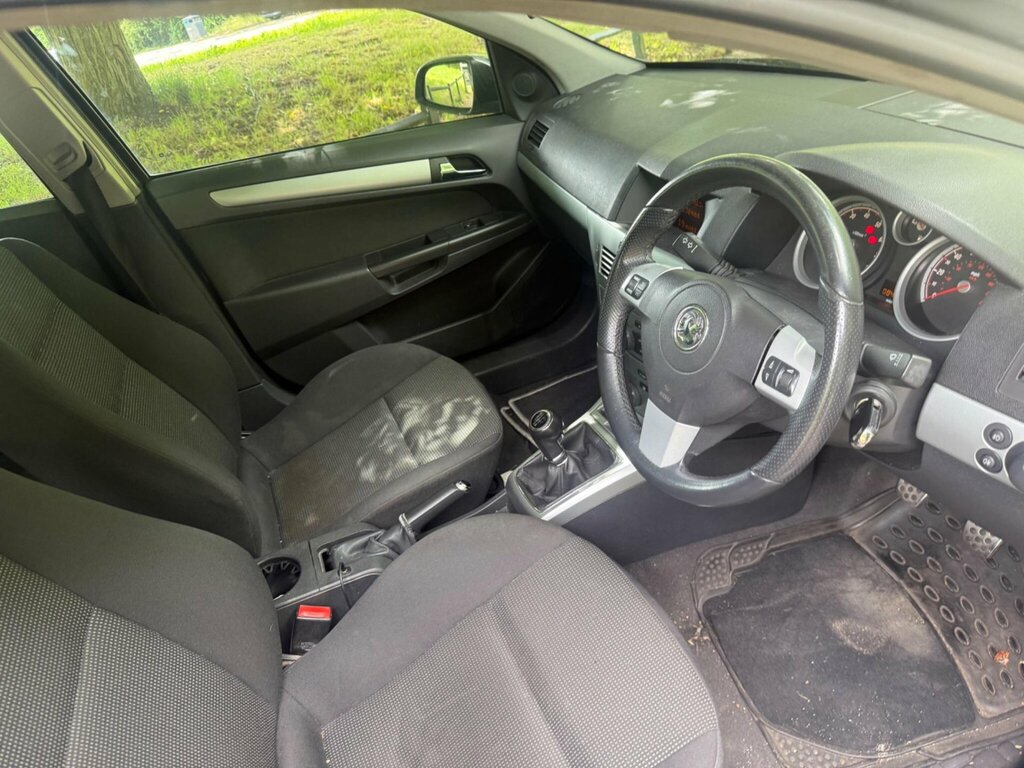 Vauxhall Astra 1.4I 16V Active Red #11