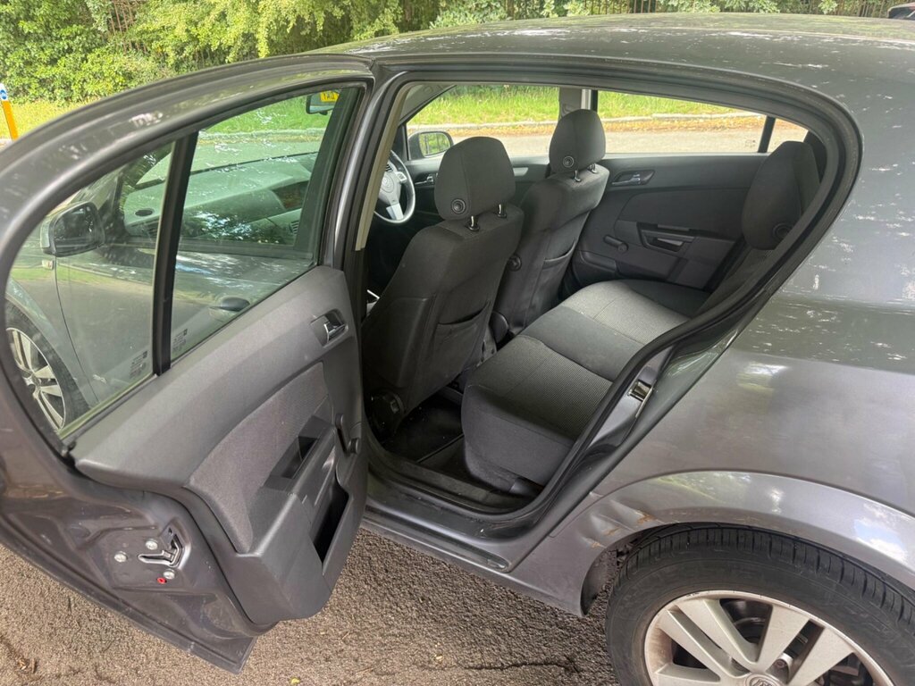 Vauxhall Astra 1.4I 16V Active Red #19