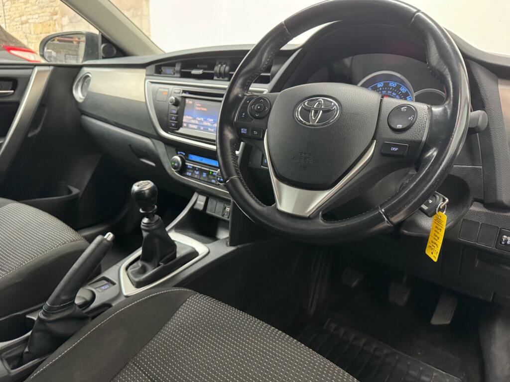 Toyota Auris 1.4 D-4d Icon Touring Sports Euro 5 Ss FL15PLN Grey #3