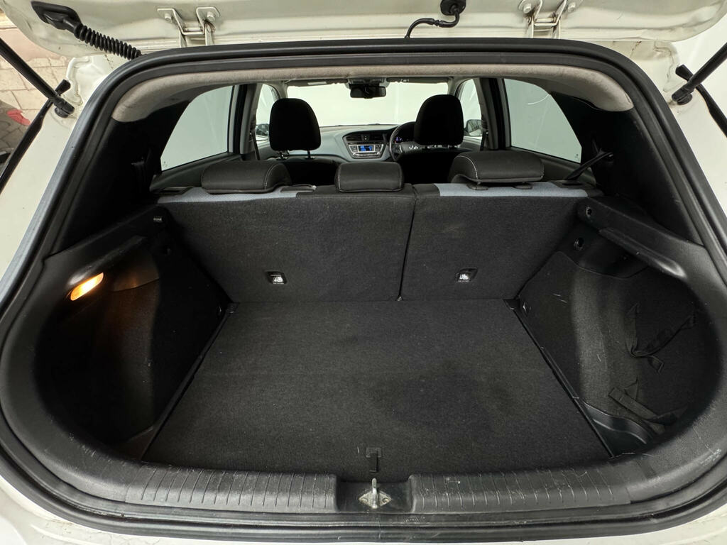 Hyundai I20 I20 Premium Nav Mpi Silver #20
