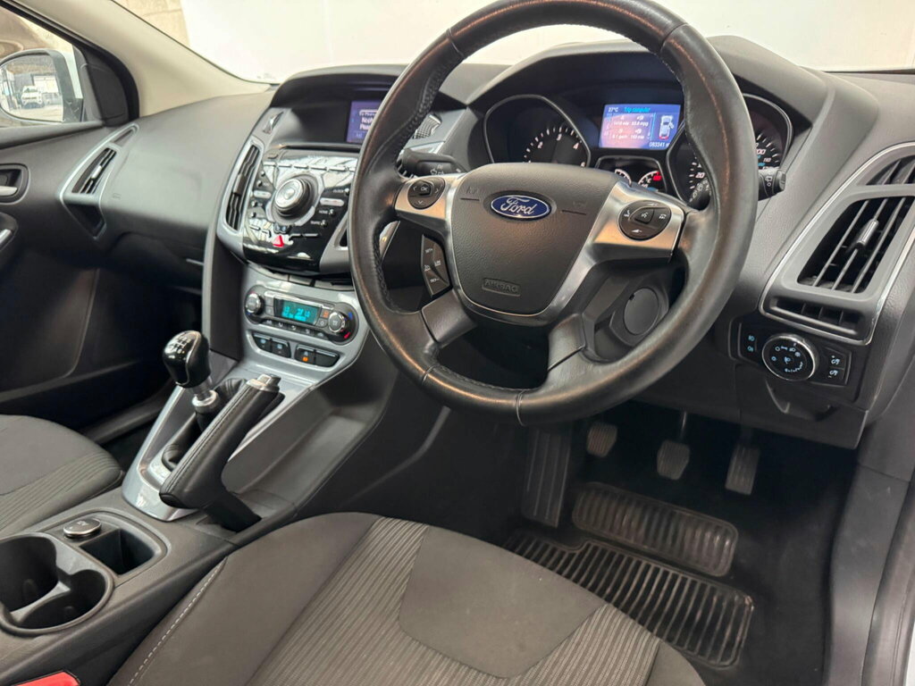 Ford Focus 1.6 Tdci Titanium Navigator Euro 5 Ss White #3