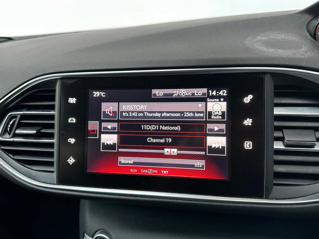Peugeot 308 1.2 Puretech 110 Active Red #12