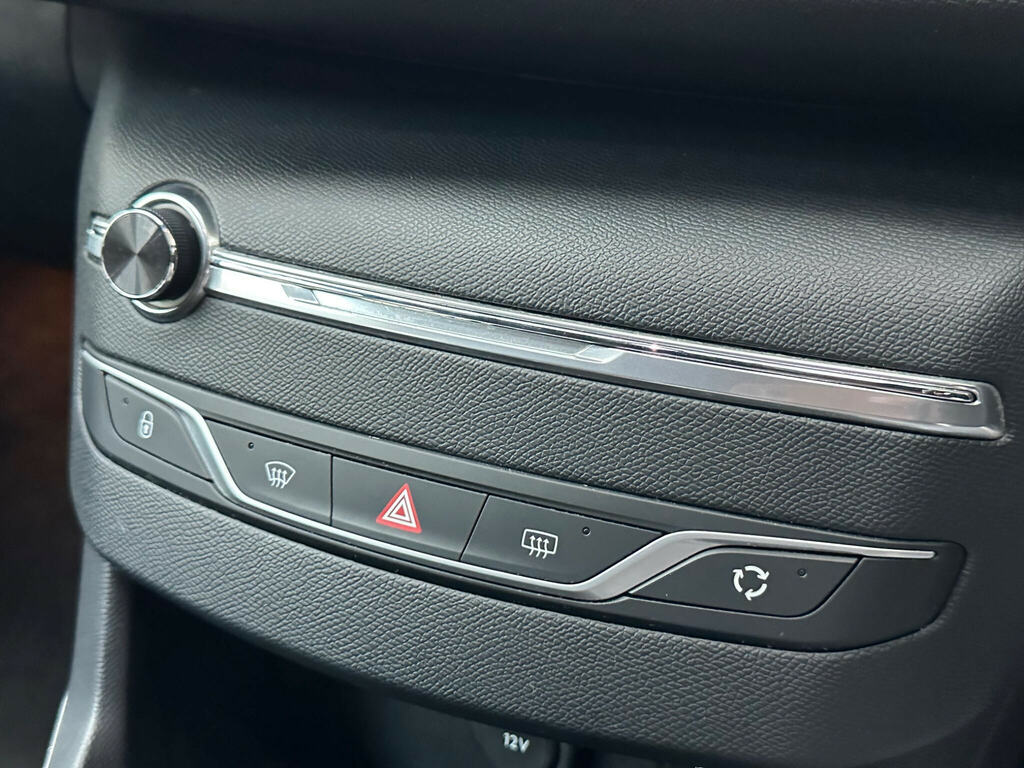 Peugeot 308 1.2 Puretech 110 Active Red #14