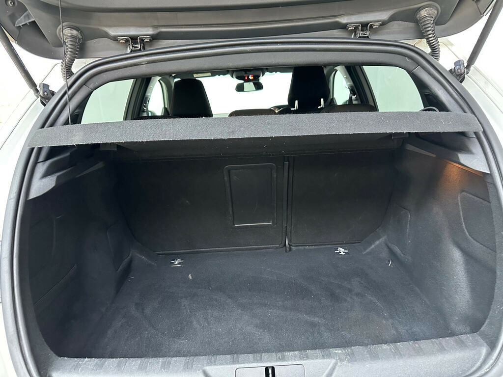 Peugeot 308 1.2 Puretech 110 Active Red #20