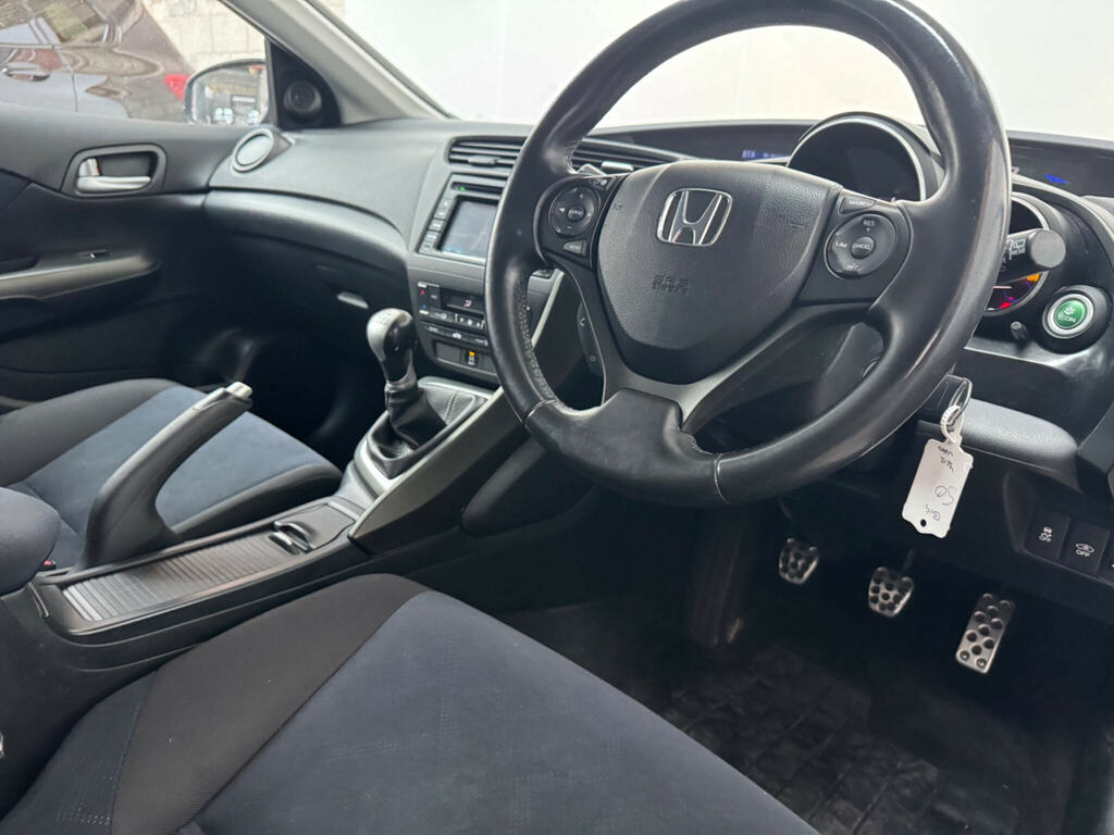 Honda Civic 1.8 I-vtec Es-t Euro 5 Ss Black #3
