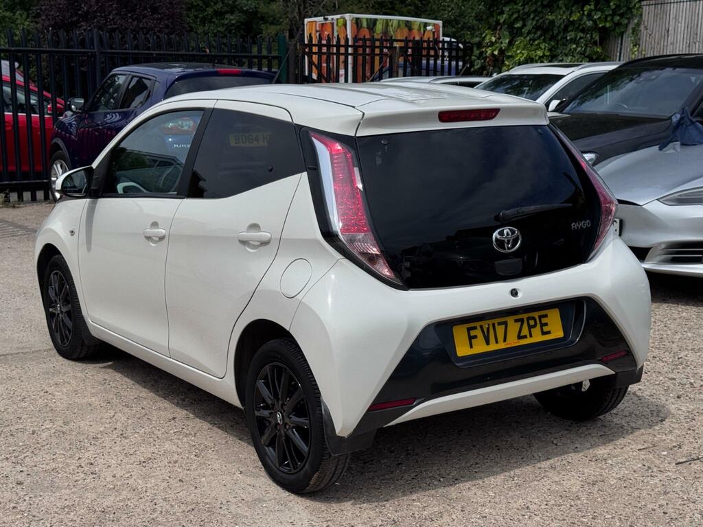 Toyota Aygo X X-style White #4