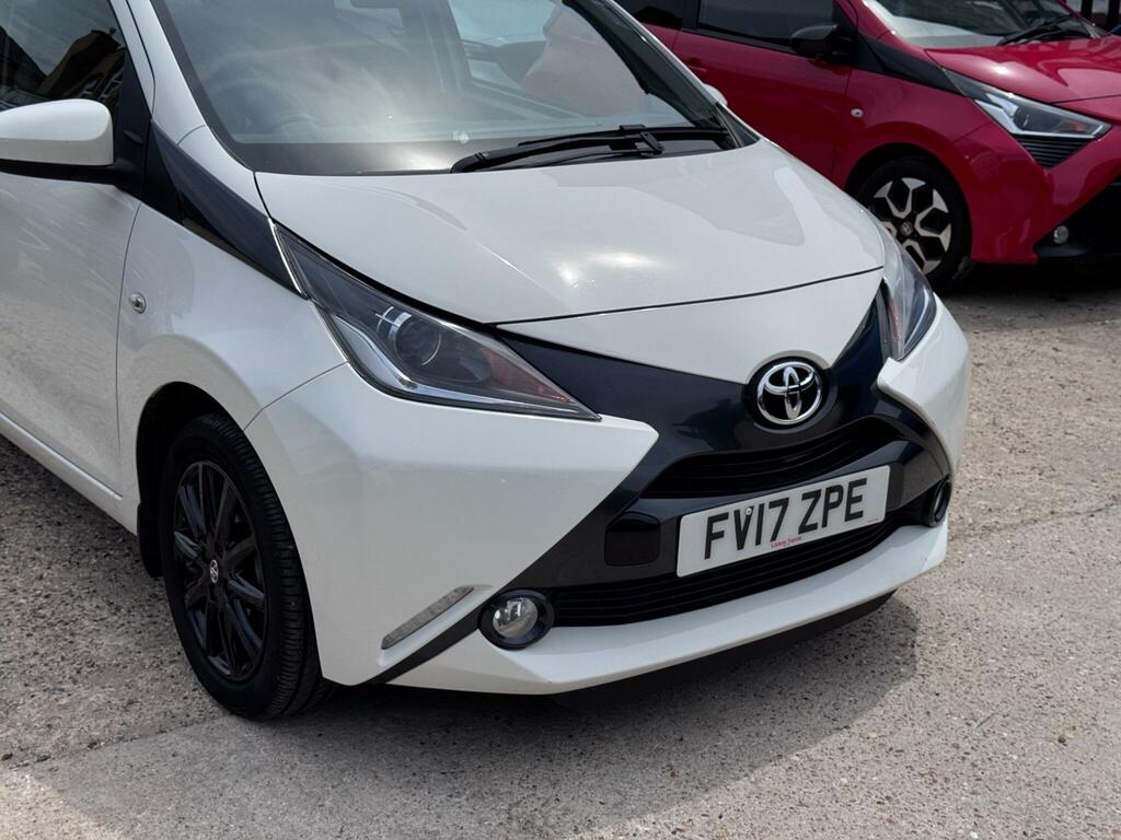 Toyota Aygo X X-style White #2