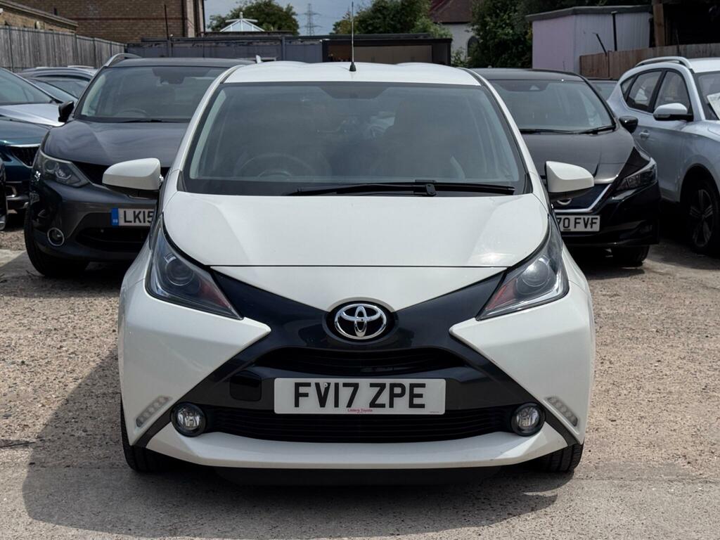 Toyota Aygo X X-style White #3