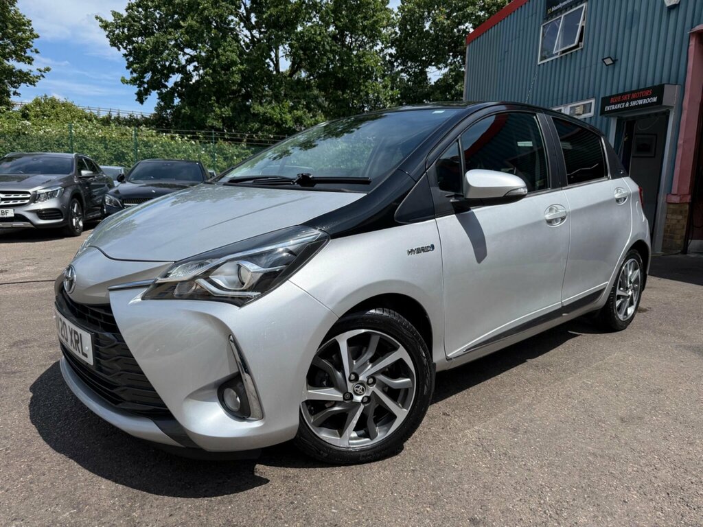 Toyota Yaris 1.5 Vvt-h Y20 Bi-tone E-cvt Euro 6 Ss Silver