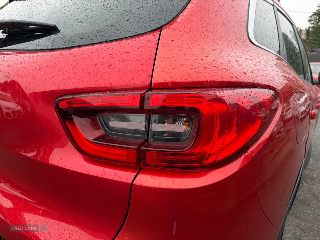 Renault Kadjar 1.6 Dci Signature Nav CU16UAK Red #6