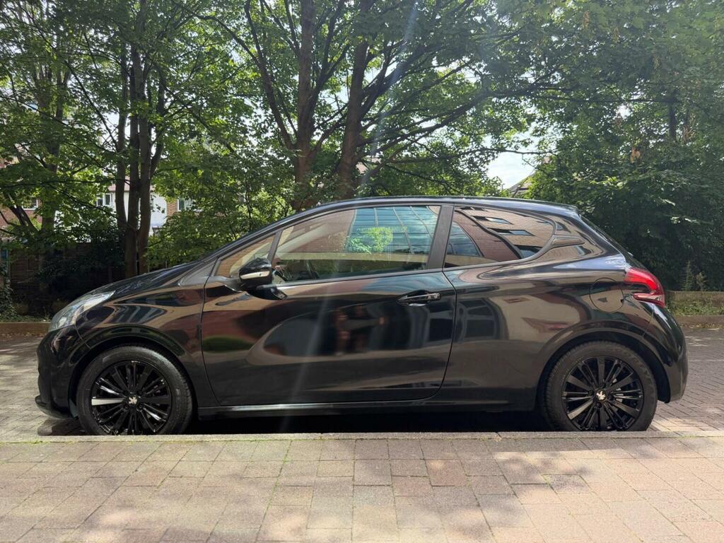 Peugeot 208 1.2 Puretech Black Edition Euro 6 Black #4