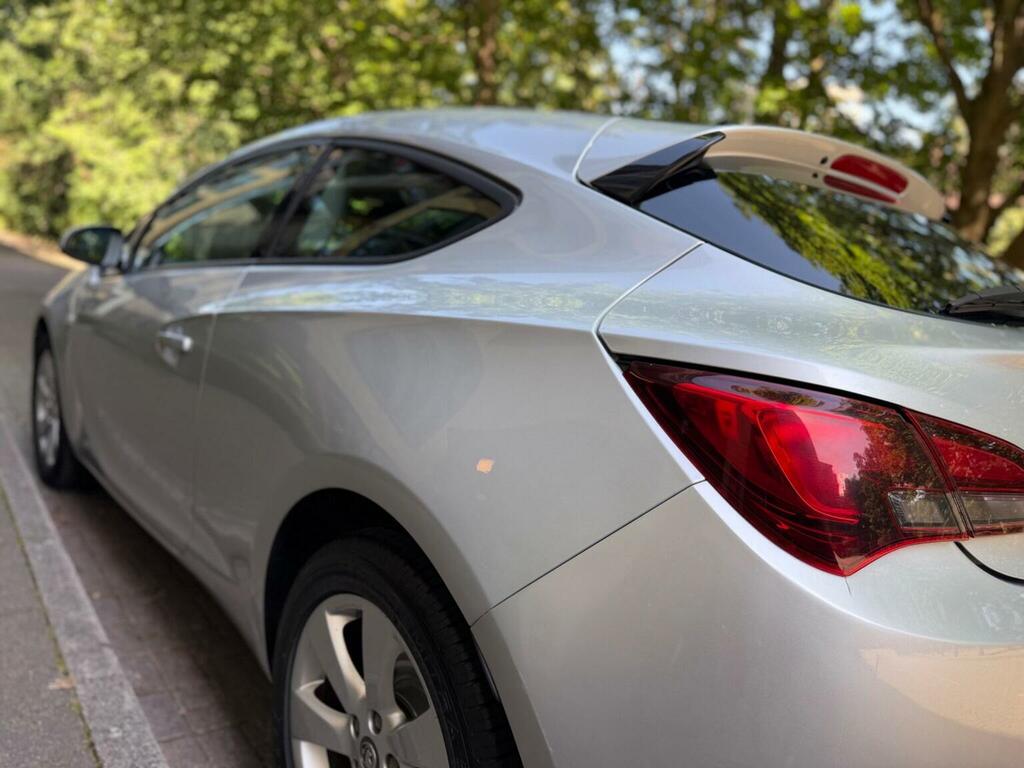 Vauxhall Astra GTC 1.4L Sport Black #30