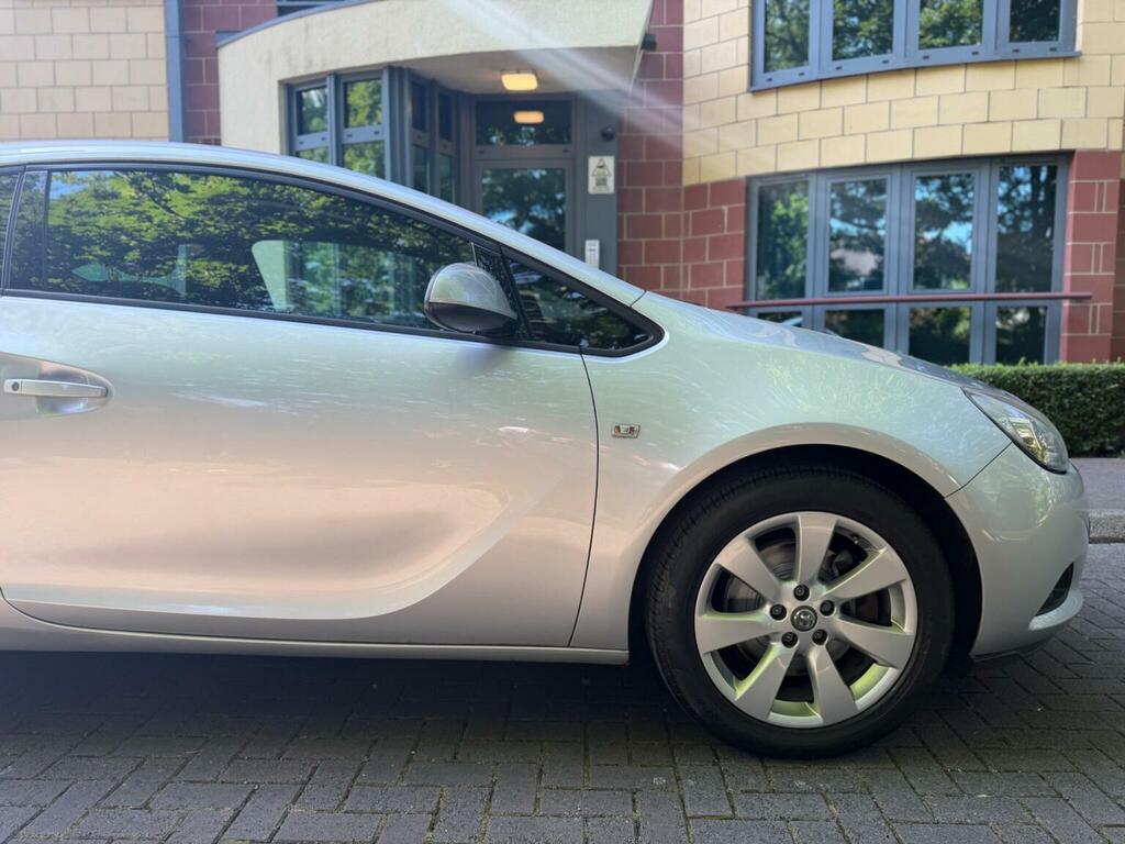 Vauxhall Astra GTC 1.4L Sport Black #12