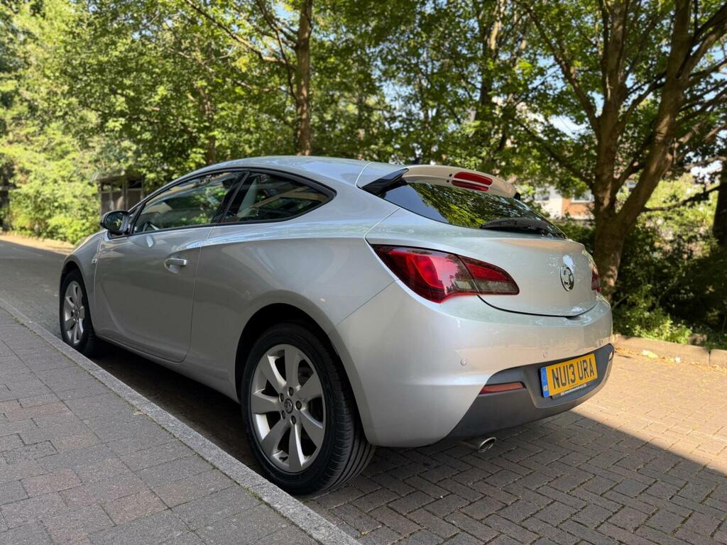 Vauxhall Astra GTC 1.4L Sport Black #7