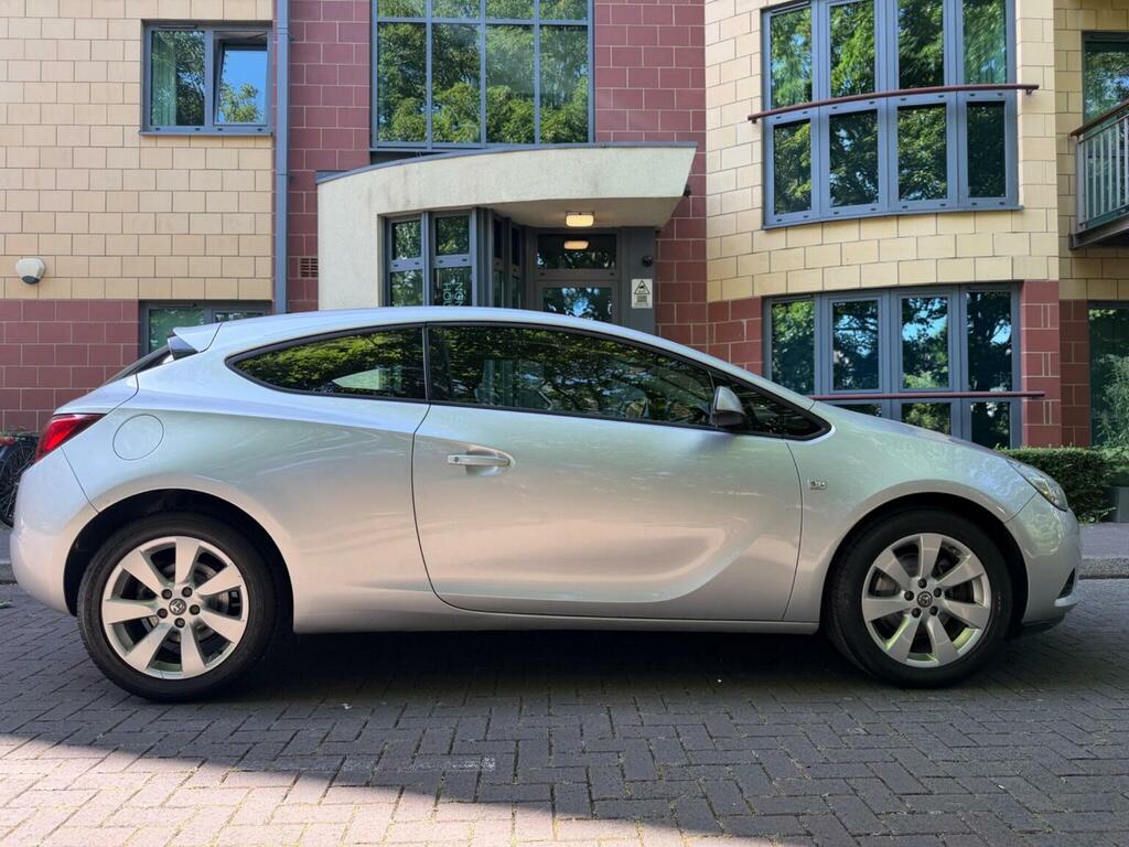 Vauxhall Astra GTC 1.4L Sport Black #10
