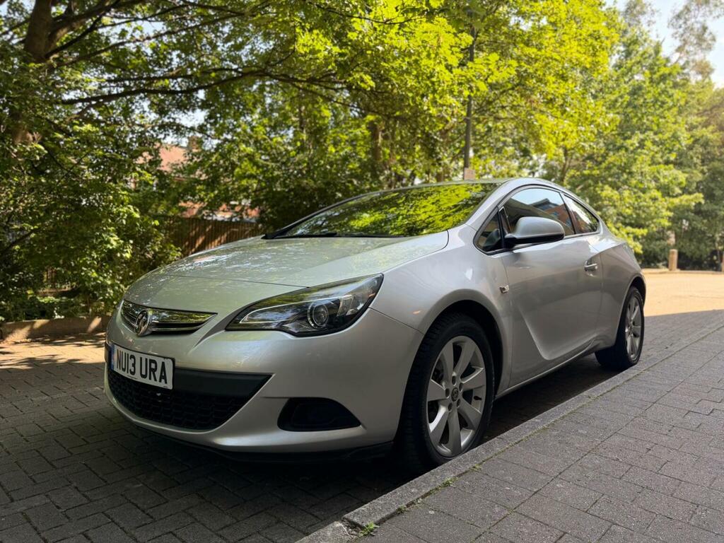 Vauxhall Astra GTC 1.6T 16V Sport Euro 5 Silver #3