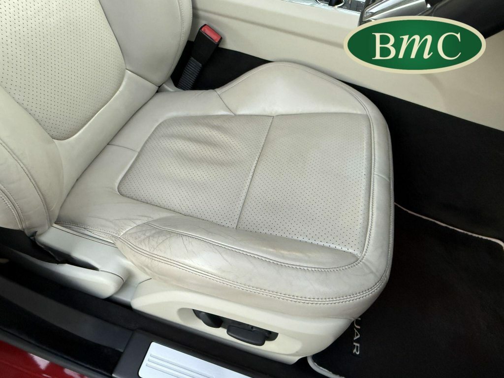Jaguar XF 2.2D Luxury Saloon White #32