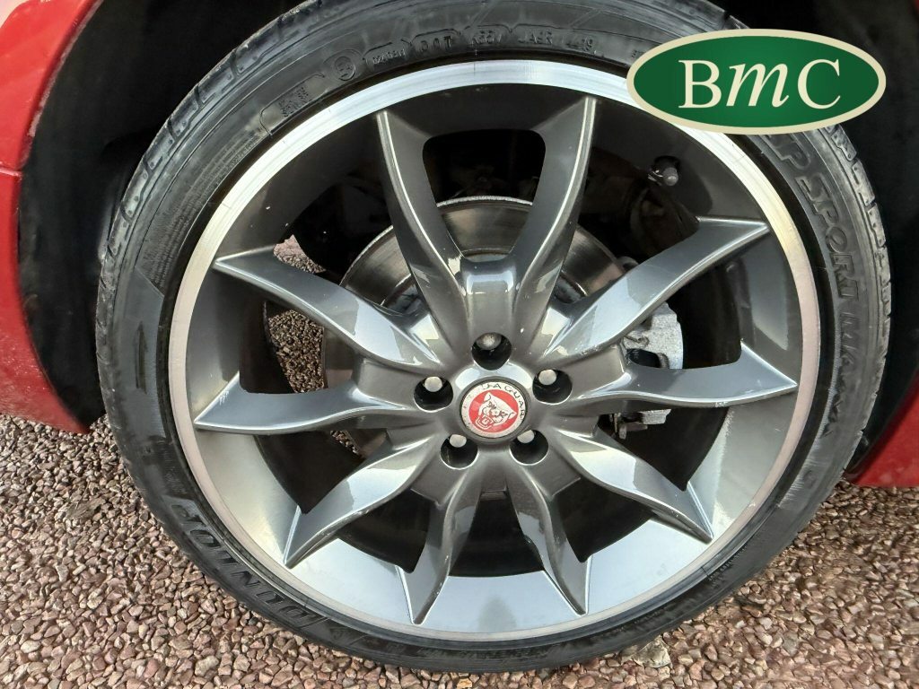 Jaguar XF 2.2D Luxury Saloon White #68