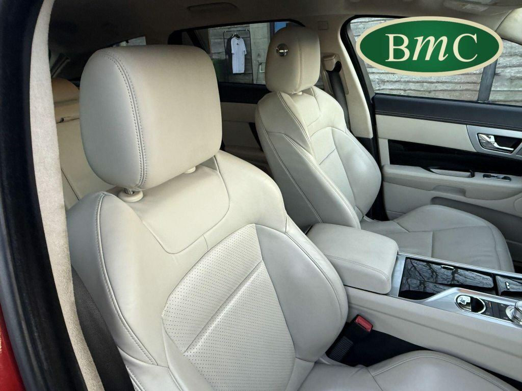 Jaguar XF 2.2D Luxury Saloon White #23