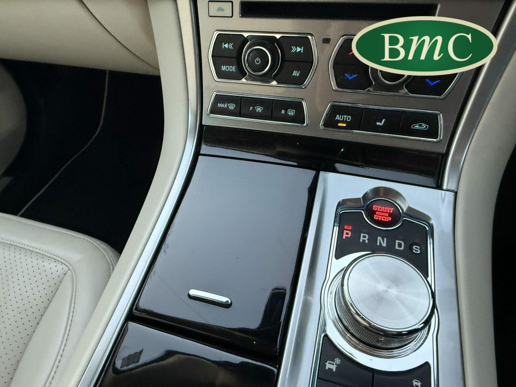 Jaguar XF 2.2D Luxury Saloon White #31