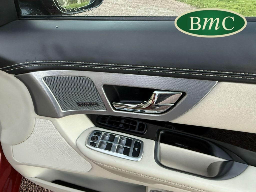 Jaguar XF 2.2D Luxury Saloon White #54