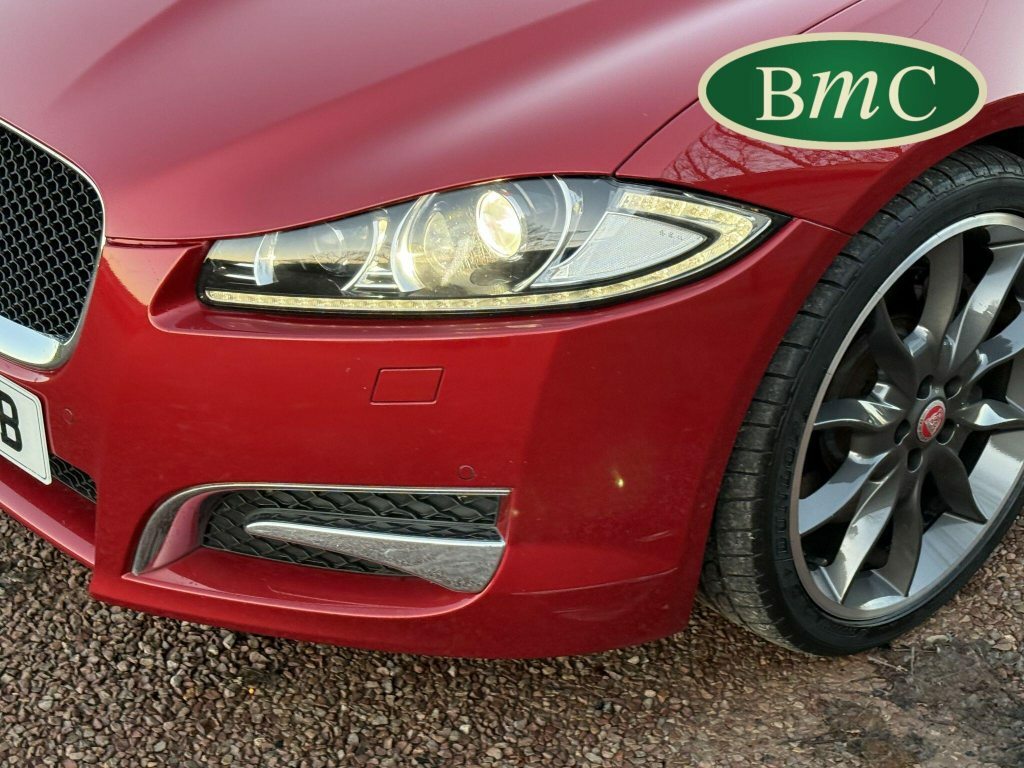 Jaguar XF 2.2D Luxury Saloon White #11