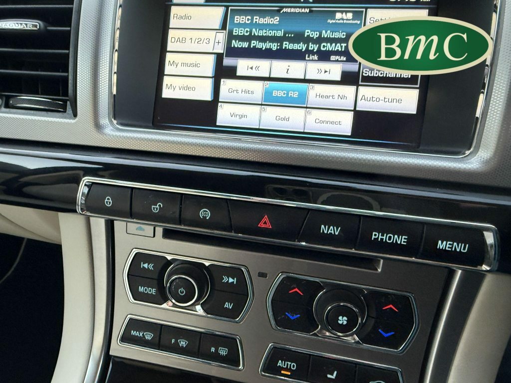 Jaguar XF 2.2D Luxury Saloon White #50