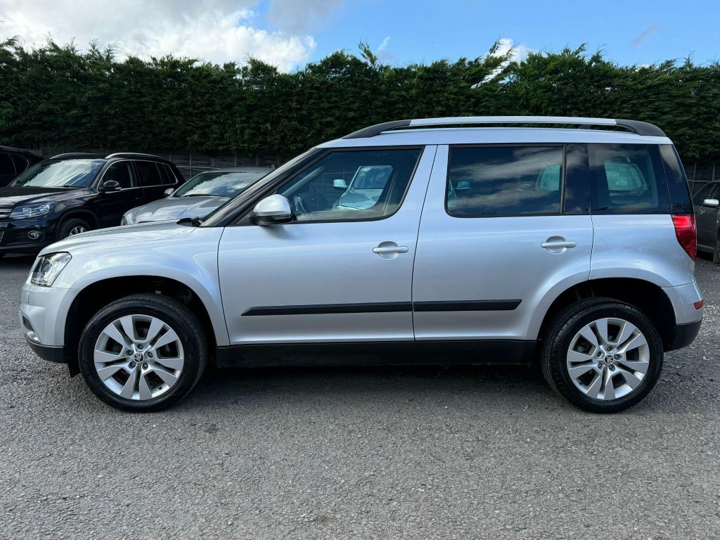 Skoda Yeti 1.2 Tsi Se L Drive Outdoor Euro 6 S S Silver #2