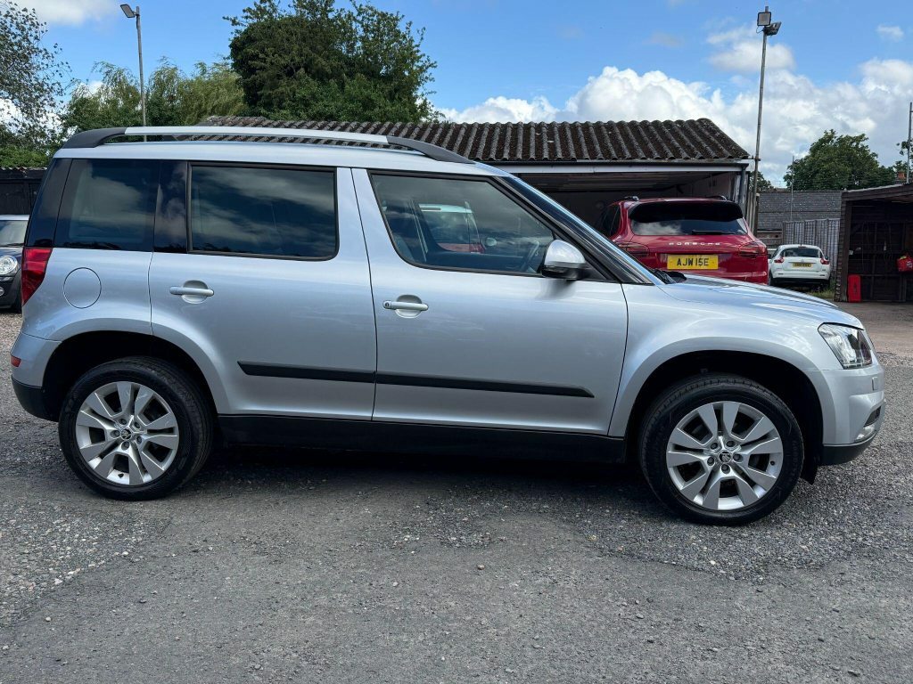 Skoda Yeti 1.2 Tsi Se L Drive Outdoor Euro 6 S S Silver #4