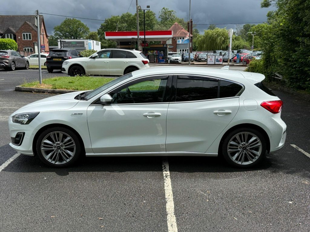 Ford Focus 1.0T Ecoboost Vignale Euro 6 S S White #5