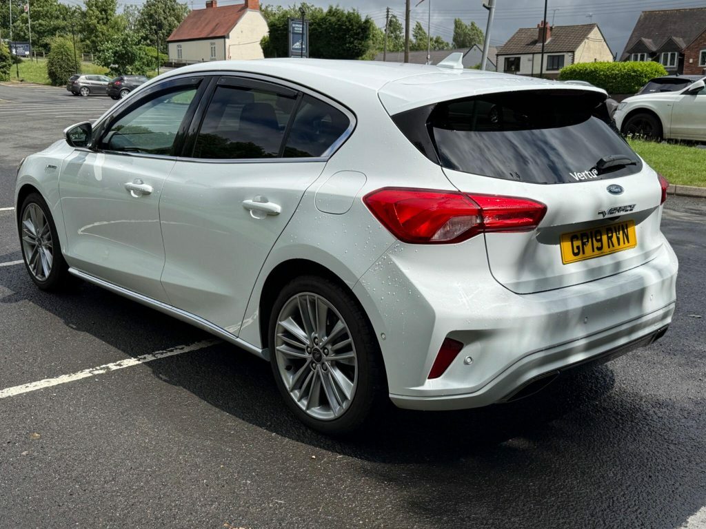 Ford Focus 1.0T Ecoboost Vignale Euro 6 S S White #4