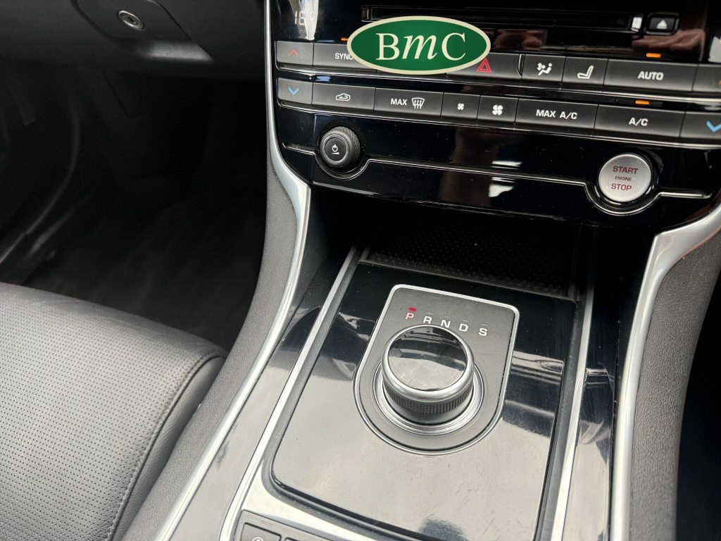 Jaguar XE 2.0 D R-sport 177 Bhp Grey #19