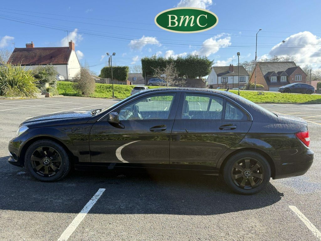 Mercedes-Benz C Class 2.1 C200 Cdi Blueefficiency Executive Se G-tronic Black #4