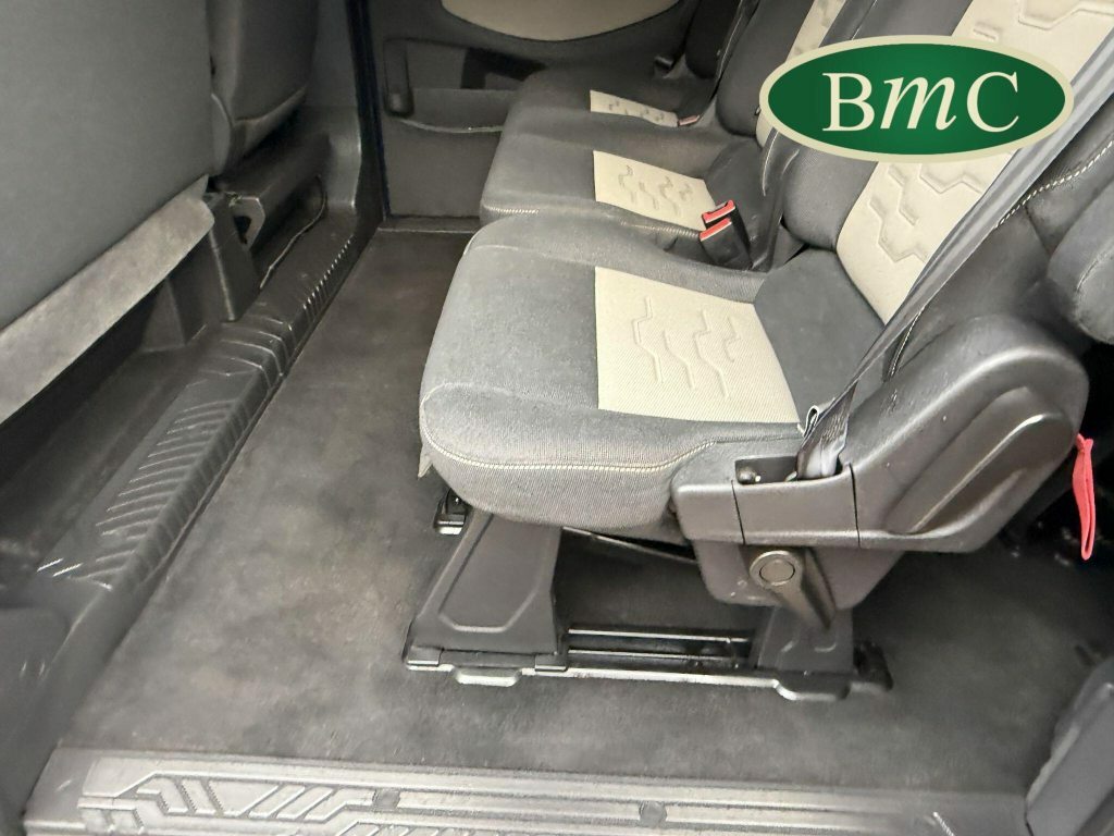 Ford Tourneo Custom Custom 2.0 310 Ecoblue Titanium Minibus Double Cab Black #42