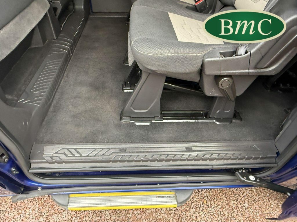 Ford Tourneo Custom Custom 2.0 310 Ecoblue Titanium Minibus Double Cab Black #43