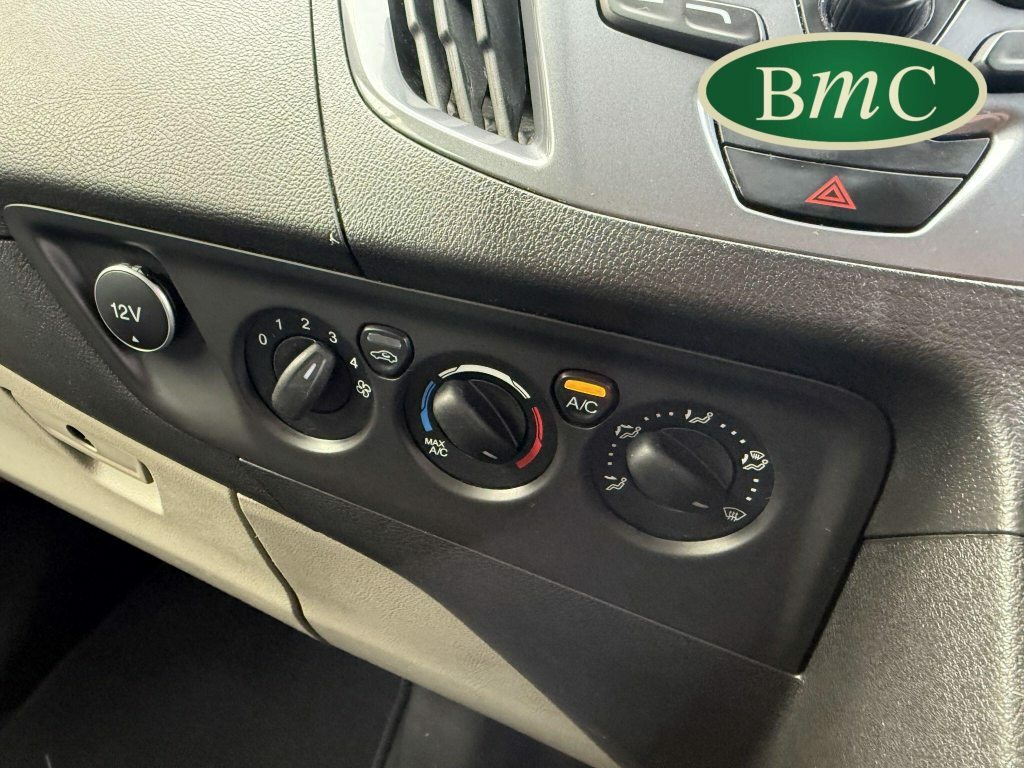 Ford Tourneo Custom Custom 2.0 310 Ecoblue Titanium Minibus Double Cab Black #31