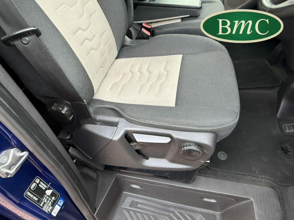 Ford Tourneo Custom Custom 2.0 310 Ecoblue Titanium Minibus Double Cab Black #41