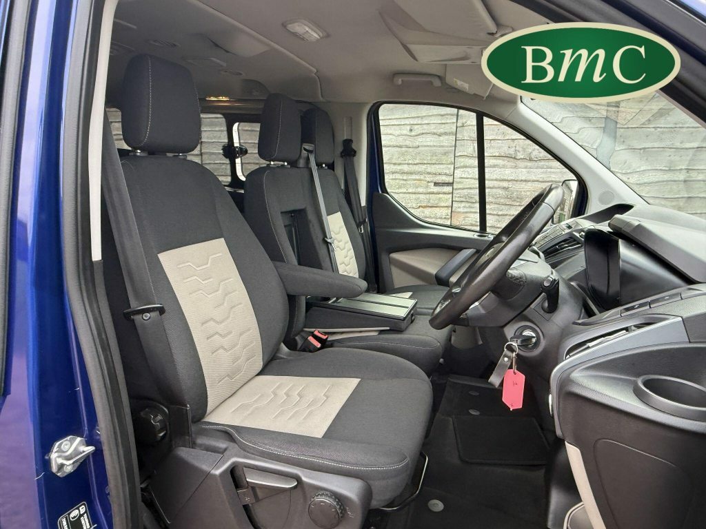 Ford Tourneo Custom Custom 2.0 310 Ecoblue Titanium Minibus Double Cab Black #26