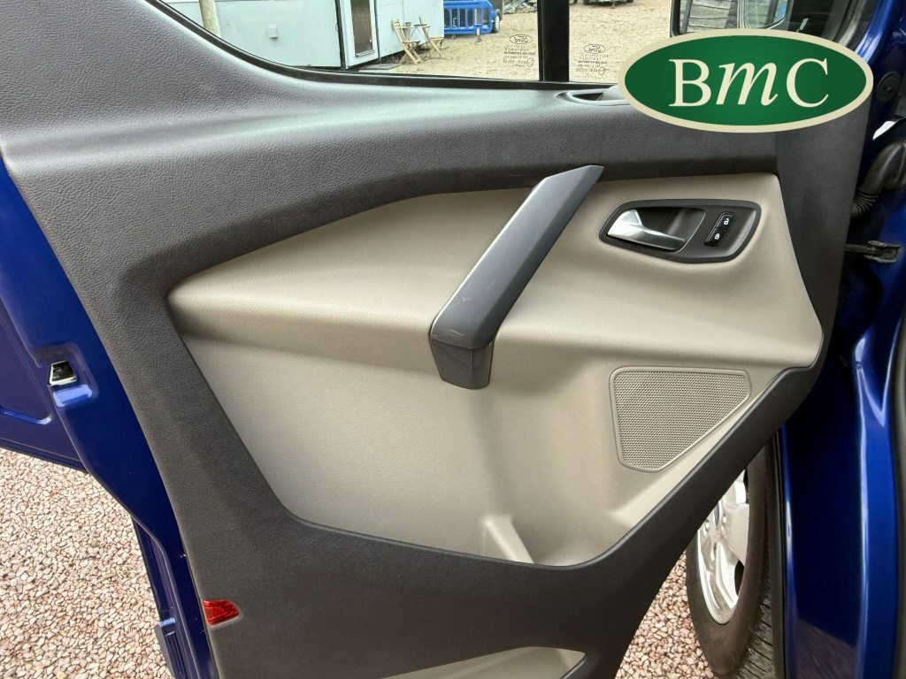 Ford Tourneo Custom Custom 2.0 310 Ecoblue Titanium Minibus Double Cab Black #53
